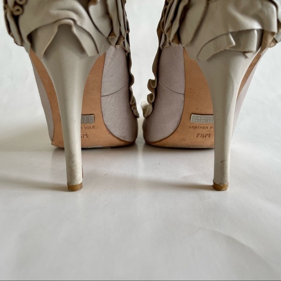 Badgley Mischka Shoes Tai High Heels Pump Leather Ruffle Ice Gray Stilettos 7.5 - Picture 7 of 12